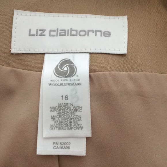 NWOT. Ladies lined jacket. - Picture 8 of 8